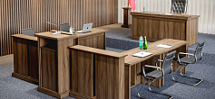 Мебель для залов суда
